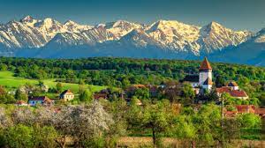 Pentru ca iti doresti mai mult soare, mai multa liniste, mai multa culoare sau ca sa traiesti mai intens. Top 20 Cele Mai Frumoase Locuri De Vizitat Din Romania