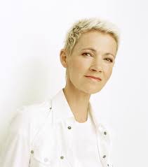 Hilary Knowles's Instagram, Twitter & Facebook