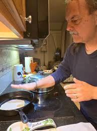 Evangelina Bustillos's Instagram, Twitter & Facebook