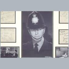 With an 'evening all' to start an introduction to that evenings episode set the tone for a family show. Dixon Of Dock Green Memorabilia Uk