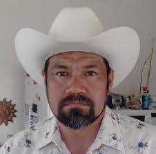 Elizardo Olivas's Instagram, Twitter & Facebook