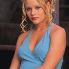 Roswell : Emilie De Ravin as Tess Harding.