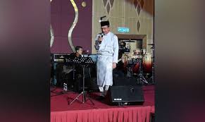 Menerusi laman sosial instagram, yuna atau nama sebenarnya yunalis mat zarai, 34, memuat naik beberapa keping foto bersama adam. Yuna Adam Sinclair Kini Suami Isteri