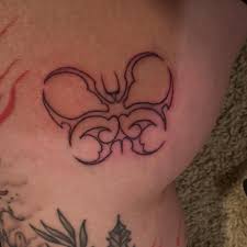 I couldn't remember where I left yall off at. Some more additions recently.  We're going to be tying this whole leg together for Villain Arts Houston  along with me being tattooed there