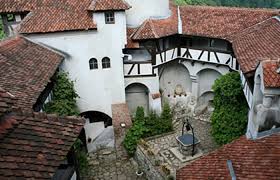 In cadrul traseului puteti vizita: Curtea De Arges Real Dracula S Castle Full Extra Tour Romania