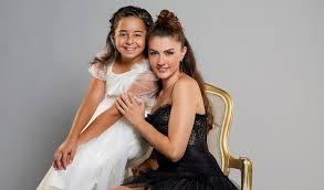 Dizi ve tiyatro oyuncusu burcu özberk 12 aralık 1989 eskişehir doğumludur. Fox Tv Dizisi Kimsesizler In Adi Degisti Yeni Dizinin Baslama Tarihi Ne Zaman Medyabey Medya Televizyon Dizi Ve Eglence Haberleri