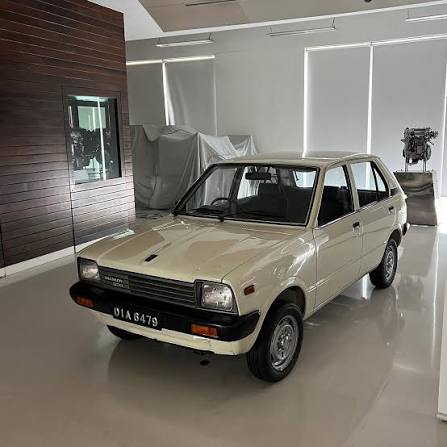 Say hello to DIA 6479 which is the first ever car to be delivered by Maruti Suzuki. This car was handed over by PM Indira Gandhi to the owner Harpal Singh on