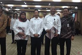 Check spelling or type a new query. Rini Soemarno Ingatkan Pegawai Bumn Tingkatkan Kinerja Antara News