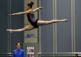 2016 biles empezó la temporada participando en la pacific rim gymnastics championships en abril, donde ganó la medalla de oro en la prueba de circuito individual, en el circuito en equipo, en el ejercicio de suelo, en viga de equilibrio y en salto. Larisa Iordache Confident In Comeback The Couch Gymnast