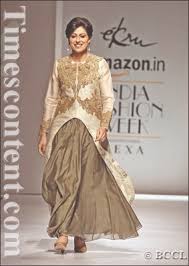 Amazon India Fashion Week 2018 Fashion Photo Model Walks The Runway For Ekr Il logo di louis vuitton a dominare le strade di parigi. syndication rights from the times group