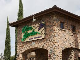 How many stars would you give olive garden? Why I Take All My First Dates To Olive Garden Bon Appetit