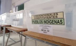 La candidata a constituyente, elisa loncón estuvo presente en nuestro matinal #lavozdelosquesobra donde critico las trabas que existen para los pueblos indigenas dentro del proceso constituyente y los escaños reselvados. Denuncian Dificultades Para Sufragar Por Constituyentes De Pueblos Originarios Diario Y Radio U Chile