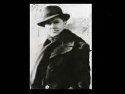La mélodie du chant des partisans est à l'origine inspirée d'une chanson datant des périodes de joseph kessel et son neveu, maurice druon, tous deux auteurs français expatriés en angleterre et le chant des partisans. Le Chant Des Partisans Youtube