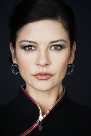 She is the recipient of several accolades, including an academy award and a tony award.in 2010, she was appointed commander of the order of the british empire (cbe) for her film and humanitarian endeavours. Catherine Zeta Jones Filme Alter Biographie