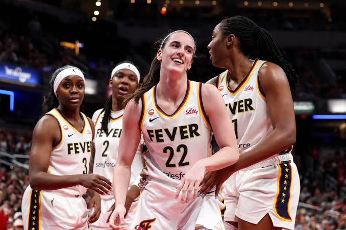 Caitlin Clark steers offense as Fever outpace Tempo to extend win streak -  The Athletic