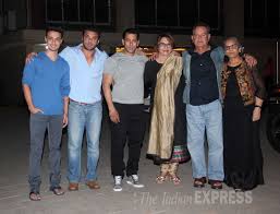 Frame It Brothers Salman And Sohail With Their Brother In Law Aayush Sharma And Parents Salim Salma And Helen Source Celebrities Salman Khan Celebrate Mom Salman khan news, gossip, photos of salman khan, biography, salman khan girlfriend list 2016.