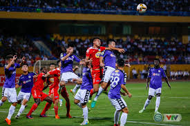 Bị dẫn ở phút 47 sau cú sút xa của văn toàn, shb đà nẵng buộc phải vùng lên tìm kiếm bàn gỡ hòa, nhưng lại tiếp tục để thua bàn thứ hai ở phút 70. Vong 23 Nuti Cafe V League 2018 Ngay 19 9 Hoang Anh Gia Lai Clb Ha Ná»™i 17h00 Trá»±c Tiáº¿p Tren Vtv6 Vtv Vn