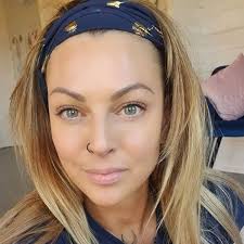 Love Thy Body: Real Life Stories Volume 1: Amazon.co.uk: Bland, Laura,  Novelli, Serena, Bonasera, Ana Louise, Atkinson, Allie, Peddle, Amanda,  Roper, Anupa, Friend, Claire, Wallace, Emma, Warman, Faye, Hitchin, Holly:  9798559895284: Books