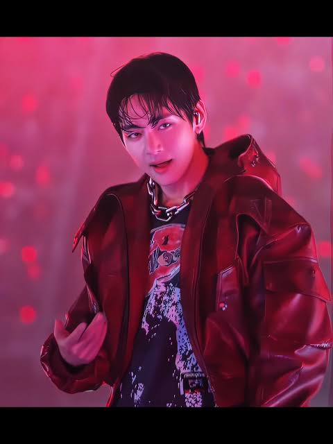 Taehyung Looks Fine: BTS V Fancam 4K Edit