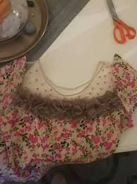 Pin By Abdou Abdou On لباس تقليدي Trendy Blouse Designs Fashion Neck Designs