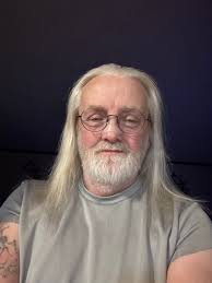 Do you prefer long or short hair?