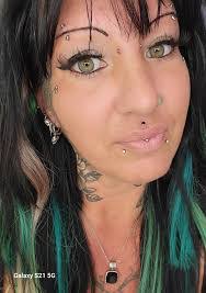 Kellie Julian's Instagram, Twitter & Facebook