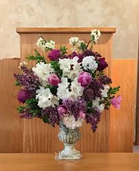 Pin By Hilda Vinyard On Floral Arrangements Floral Arrangements Floral Designs Arrangements Altar Flowers