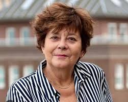 Manoe Konings — the lady in blue and the beating heart of André Rieu's  orchestra 💙 Every time she steps