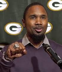 Replica Super Bowl Ring Can Be Yours For Low Price Of 2 499 Profootballtalk Veteran quarterback aaron rodgers was left in the dark on draft night when the packers went behind his back to trade green bay packers quarterbacks aaron rodgers and jordan lovegetty images.