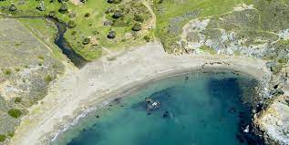 All camping options give you access to showers, chemical toilets, fresh water, picnic tables, bbqs and fire pits. Wandern Und Camping Auf Catalina Visit California