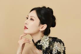 Последние твиты от kim so yeon (@lovelyssokim). Kim So Yeon Talks About Her Bold Transformation In Upcoming Drama The Penthouse Soompi