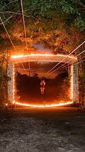 Deslize por outra tirolesa e. Zip Lines Xplor Fuego Official