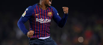 Au terme d'une finale intense, valence a su tenir l'avantage construit durant la première période pour empêcher le fc barcelone de signer le doublé et finalement, valence inflige une ultime claque au barça cette saison, remporte sa huitième coupe du roi et met un terme à quatre ans de domination. Coupe Du Roi Barca Et Real Dos A Dos En Demi Finale Aller Le Point