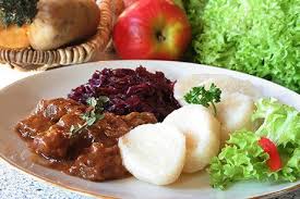 Rehpfeffer Nach Bundner Art Rezept Rezept Rezepte Lebensmittel Essen Herzhaft