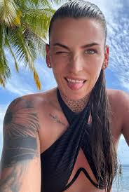 Những người đàn ông yêu phụ nữ xăm trổ hãy thả tim điều này.. ♥️