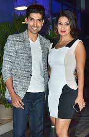 Gurmeet Choudhary With Wife Debina Bonnerjee Bollywood Couples Bollywood Outfits Bollywood Celebrities