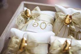 Siamo produttori di bomboniere e da trent'anni realizziamo le bomboniere per le occasioni speciali come il matrimonio, il battesimo, la comunione, il compleanno. Bomboniere Nozze D Oro Idee E Consigli