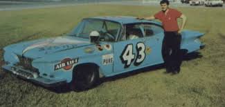 A stock car, when driven by the stars of the sport, often twitches. Pin By Philip Read On Ex Appeal Virgil Exner Stylist Old Race Cars Nascar Cars Vintage Race Car
