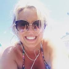 Laura Mantz's Instagram, Twitter & Facebook