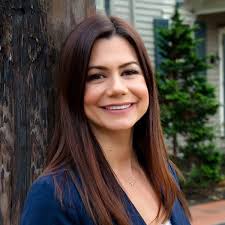 Tara Gore's Instagram, Twitter & Facebook