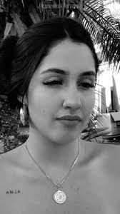 Carol Lendo O Poema Da Lua