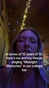 College Kids Singing One Direction