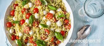 Let cool at room temperature while you chop the vegetables. Orzo Salade Met Pesto Leuke Recepten