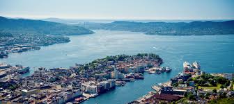 The city is renowned for its great location amidst mountains, fjords, and the ocean. Stadtereise Bergen Highlights Reisetipps Fur Die Norwegische Hafenstadt Urlaubsheld
