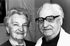 Lesung im Bezirksrathaus Stuttgart-Feuerbach: Mit spitzer Feder gezeichnet  und getextet