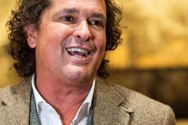 Martin launched a viral campaign of selling a black shirt with the puerto. El Colombiano Carlos Vives Y Ricky Martin Graban Un Video En La Isla Noticel La Verdad Como Es Noticias De Puerto Rico Noticel