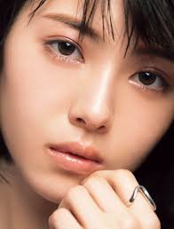 浜辺美波 顔アップ特集 綺麗な女優 アイドル モデル 芸能人の顔アップ画像研究所 顔面アップ同好会 顔好きによる顔好きのための好きサイト アジアンメイク 顔 浜辺