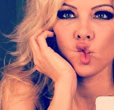 Родилась в городке ледисмит, британская колумбия. Pyatyj Brak Pamely Anderson Prodlilsya 12 Dnej Zvezdy Womanhit Ru