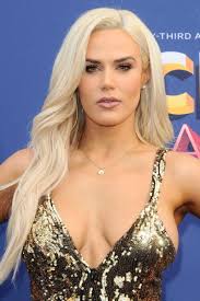 Twitter online lana wwe