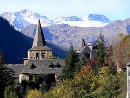 Exclusivas ofertas para comprar inmuebles en naut aran y en la zona de la comarca pirinea. The Autumn Charm In The Val D Aran Visitvaldaran Com Valle De Aran Estacion De Esqui Baqueira Beret Y Turismo Pirineos